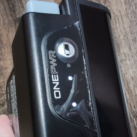 Hoover OnePwr Lithium-Ion 4.0 Max 3X Speed Charger/Battery 20V BH25040 - Picture 6 of 6